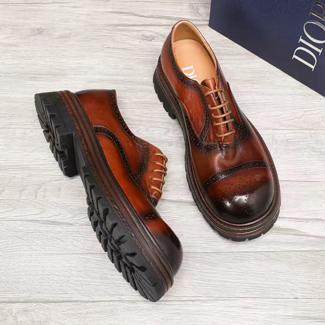 Factory price 540 🕷️🕷️[Dior] Dior's new men's shoes are launched in Hong Kong counters. Official website 1:1 production. Original Italian patented cowhide + water-dyed 🐂 leather lining. Designed by European and American masters. Goodyear craftsmanship, washed cowhide, perfect shape to create counter quality, solid color rubber wear-resistant outsole and classic dazzling toe! Super versatile and very comfortable. High-end without losing taste, fashionable and novel! ! Absolute focus! Colors optional, code number 38-44 (45 customized)